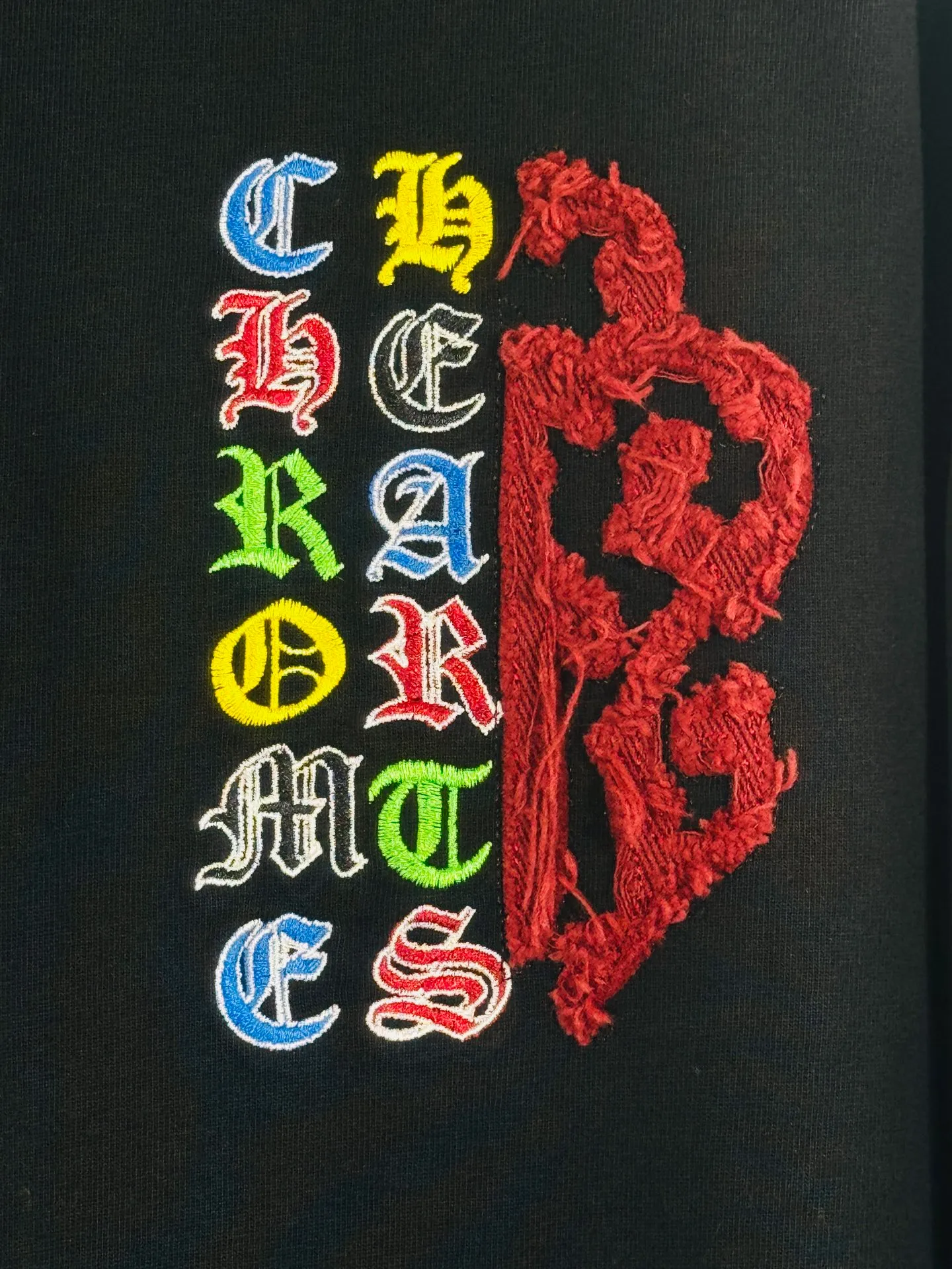 P250 ch high version Chrome Hearts 2025 new autumn and winter cross patch washed spray horse slip long-sleeved T-shirt, fabric: 26 double yarns, 320 grams weight, patch embroidery, heavy wash Printing process: patch embroidery, intercolor spray horse slip process Color: black Size: S M L XL Style number: 5183